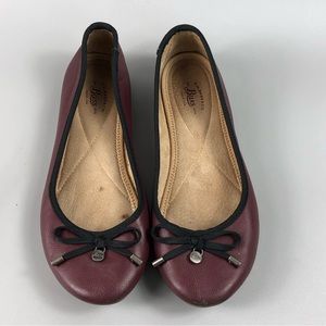 G.H Bass and Co. Women’s Flats Size 6M